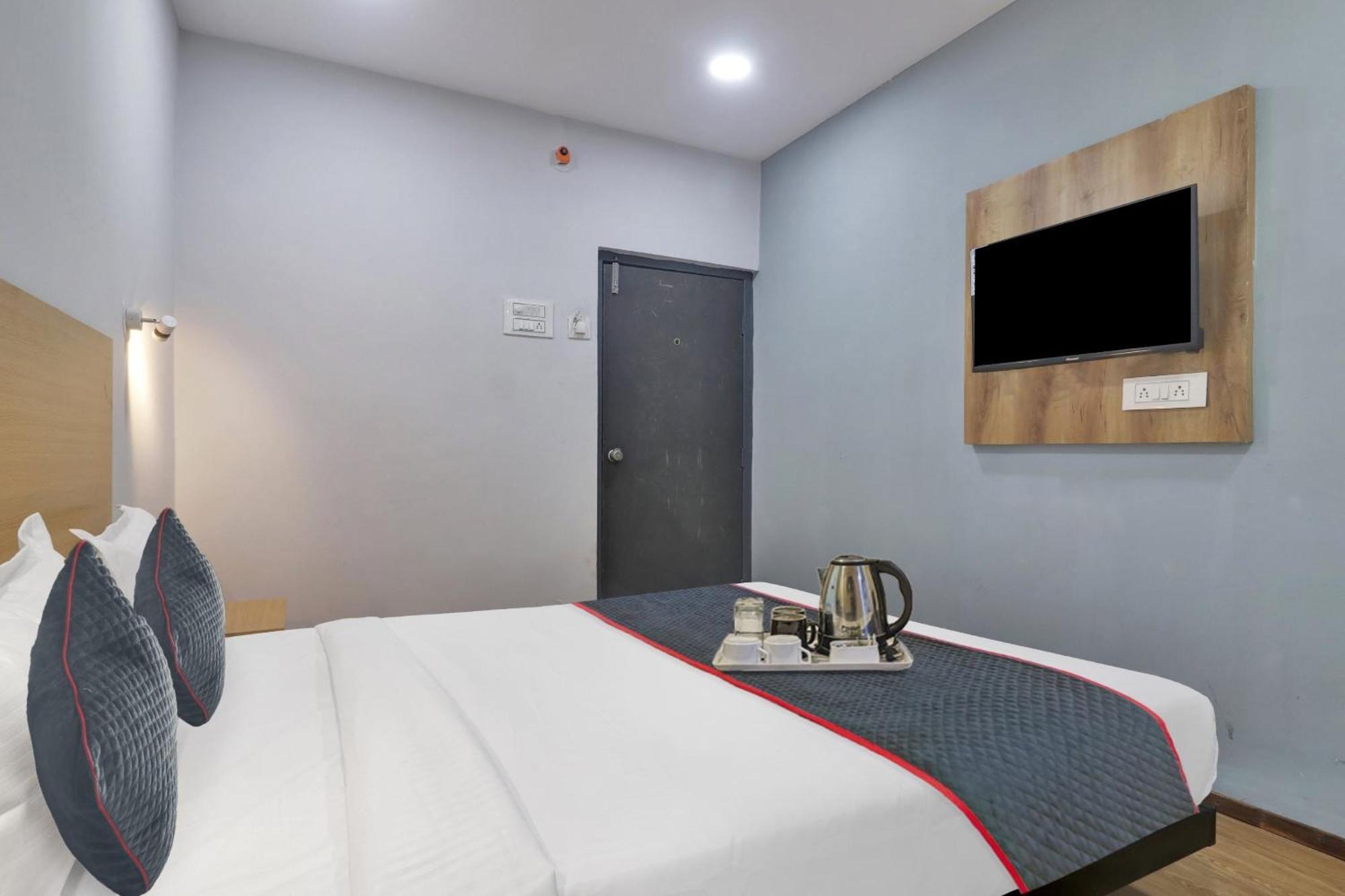 Townhouse S Continental Hotel Hyderabad Exterior foto