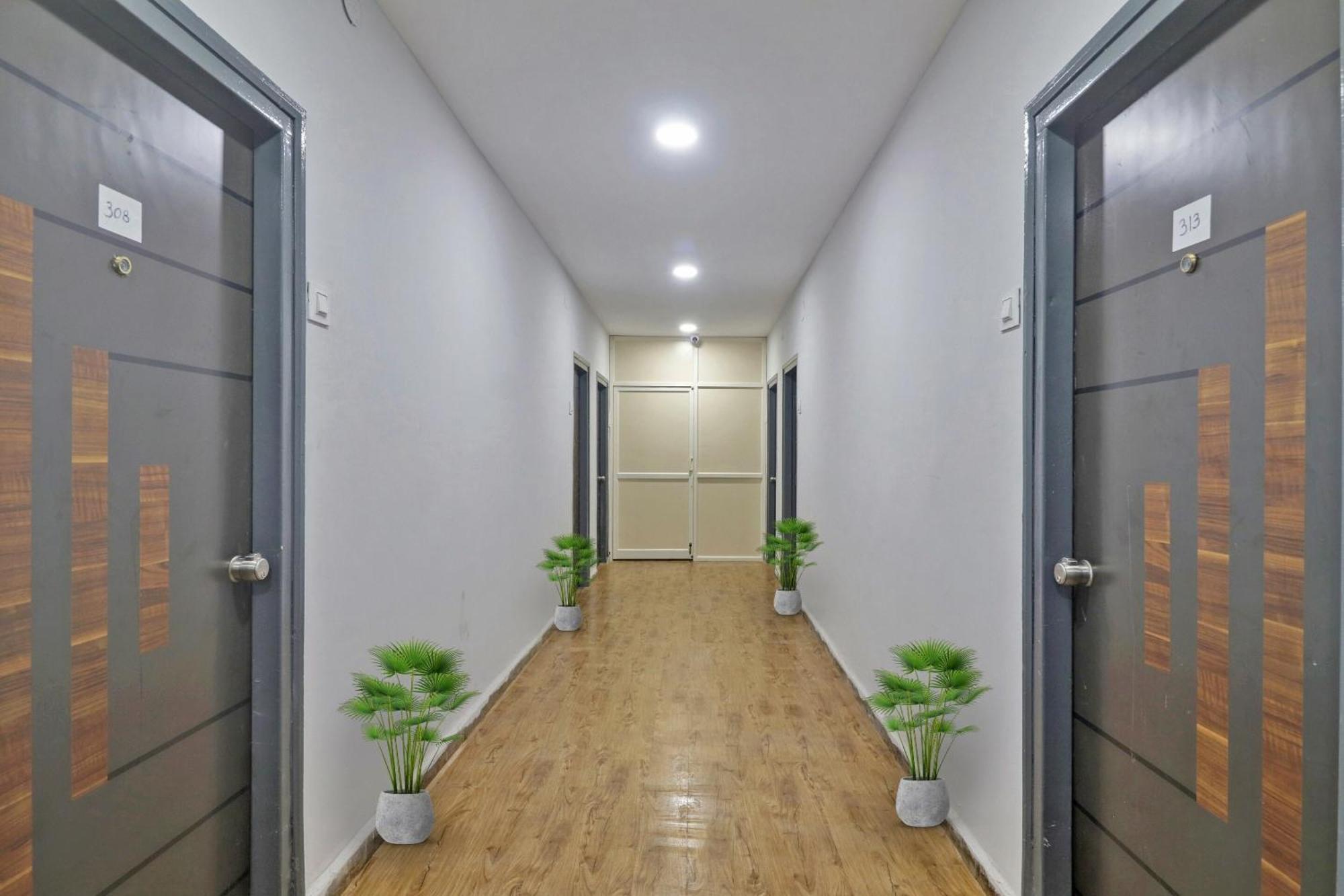 Townhouse S Continental Hotel Hyderabad Exterior foto